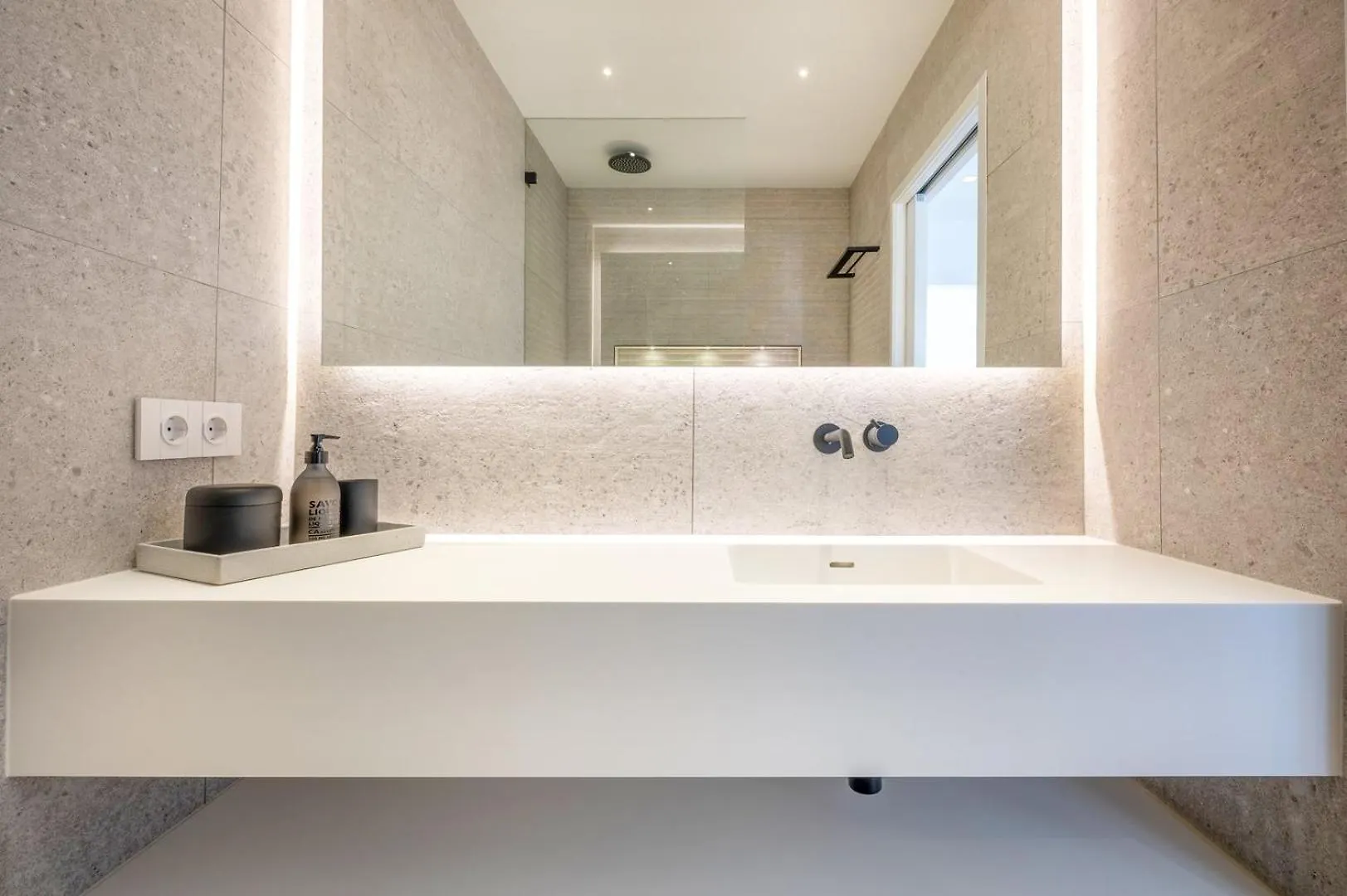 Guestready - Lush Atmosphere In Lisbon Apartment 0*,  Portugal
